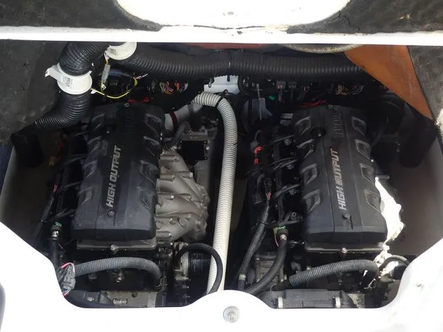 Slide: The Image of Yamaha 242 Limited S 2017 - 18