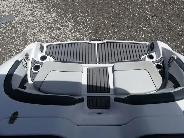 Slide: The Image of Yamaha 242 Limited S 2017 - 19