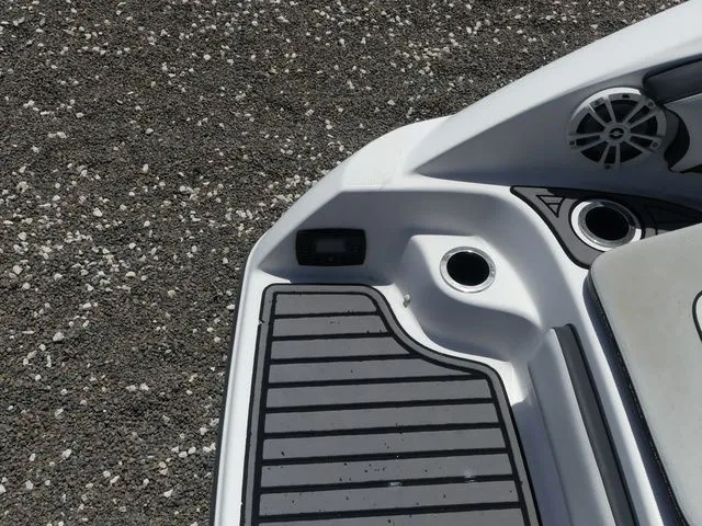 Slide: The Image of Yamaha 242 Limited S 2017 - 20