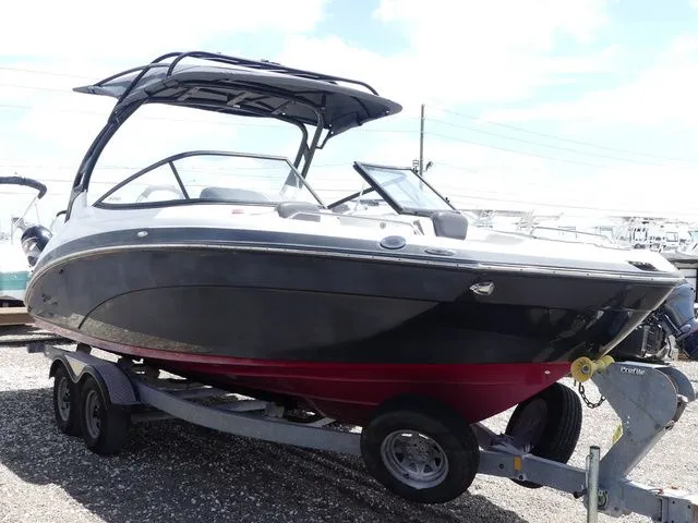 Slide: The Image of Yamaha 242 Limited S 2017 - 3