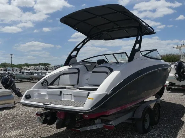 Slide: The Image of Yamaha 242 Limited S 2017 - 4