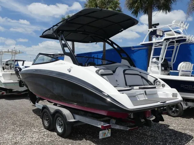 Slide: The Image of Yamaha 242 Limited S 2017 - 6