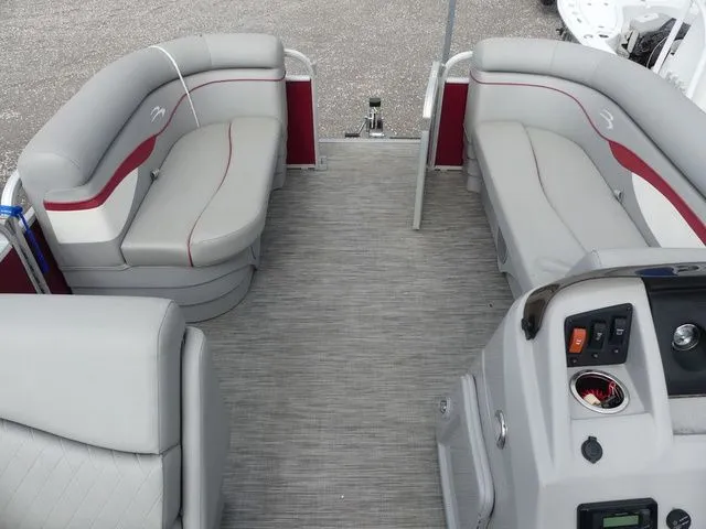 Slide: The Image of Bennington 188 SL 2021 - 14