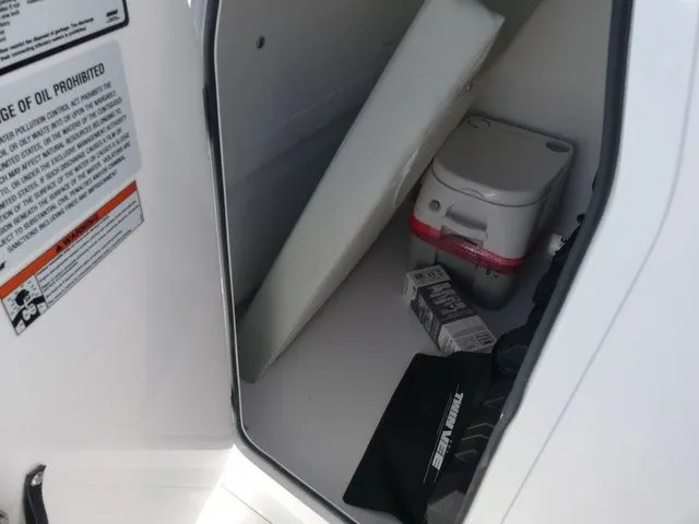 Slide: The Image of Twin Vee 240 STX 2026 - 14