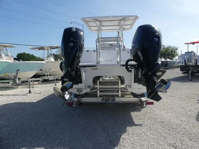 Slide: The Image of Twin Vee 240 STX 2026 - 4