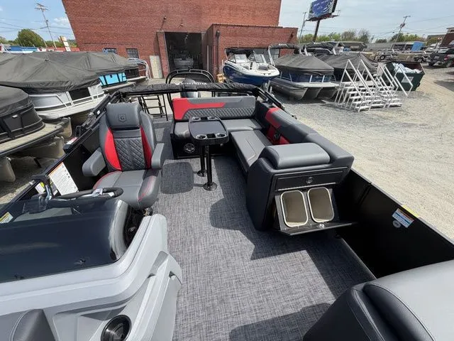 Slide: The Image of Godfrey Sweetwater 2286 SFL - Suzuki 250 SS 2026 - 6