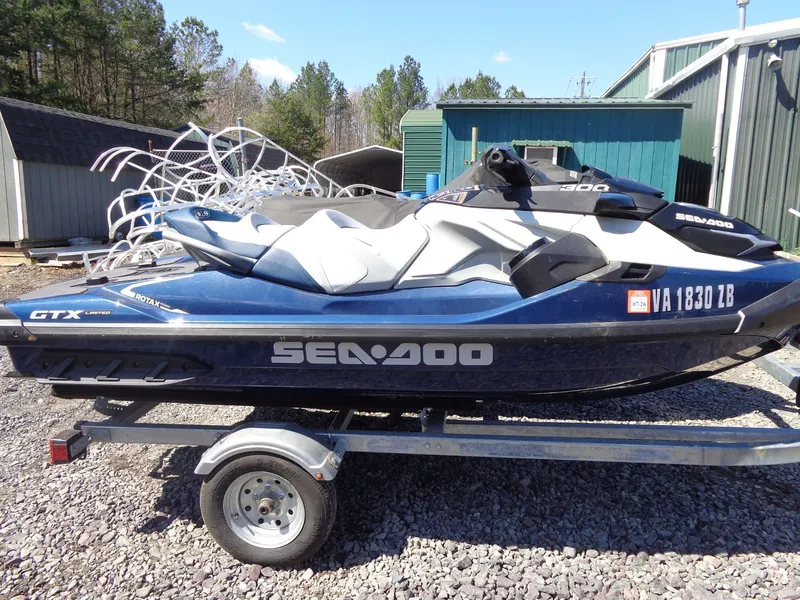 The Image of Sea-Doo GTX Limited 300 iDF Tech Package 2023 - undefined