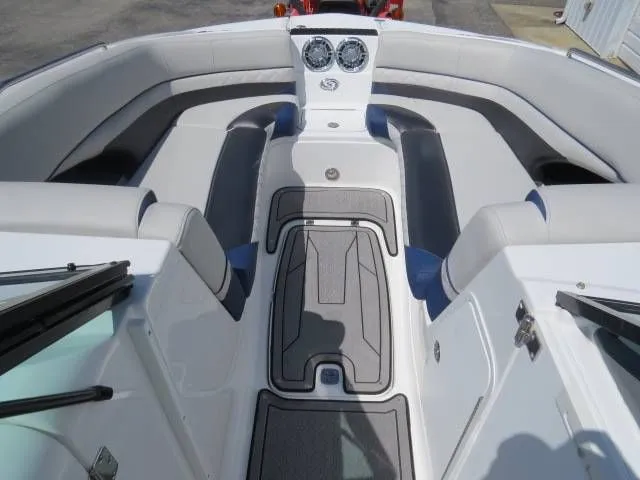 Slide: The Image of Hurricane SunDeck 2410 OB 2022 - 16