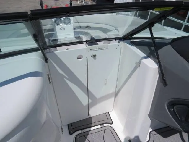 Slide: The Image of Hurricane SunDeck 2410 OB 2022 - 18