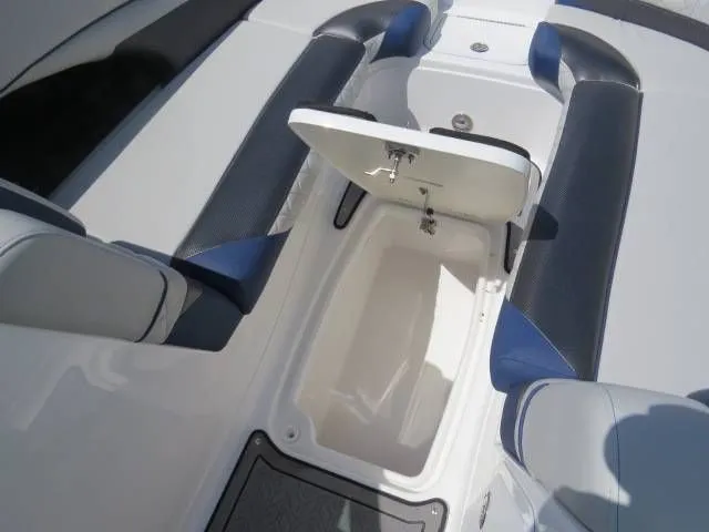 Slide: The Image of Hurricane SunDeck 2410 OB 2022 - 19