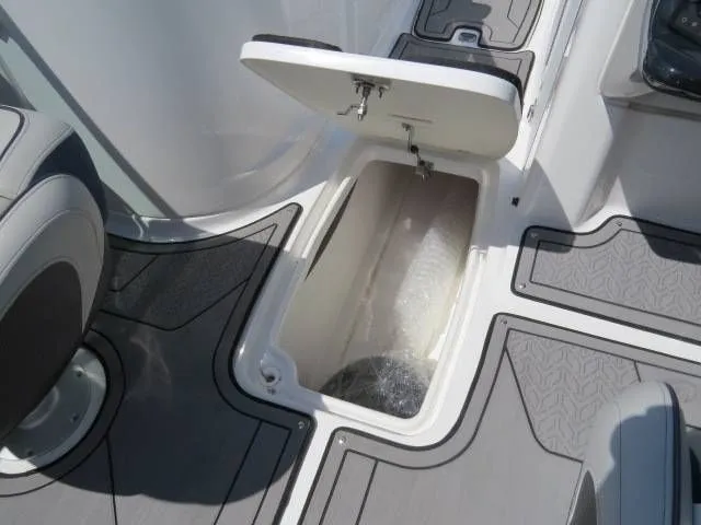 Slide: The Image of Hurricane SunDeck 2410 OB 2022 - 21