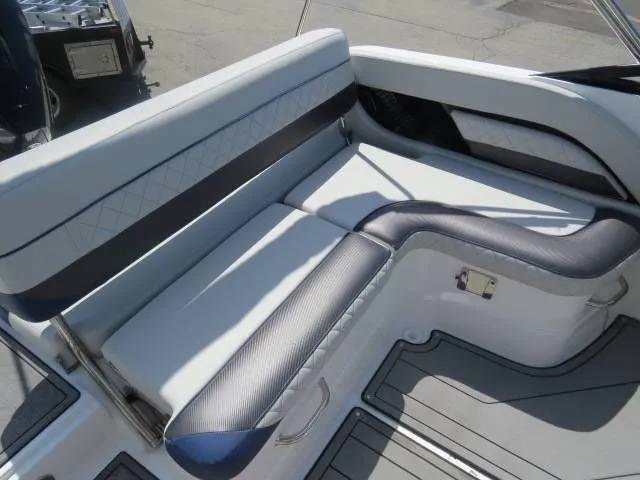 Slide: The Image of Hurricane SunDeck 2410 OB 2022 - 8