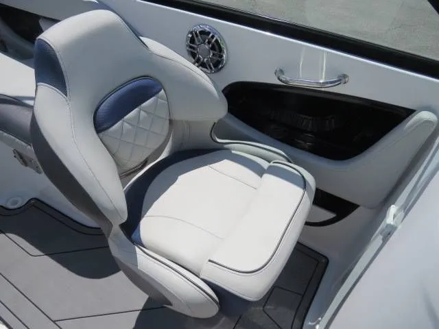 Slide: The Image of Hurricane SunDeck 2410 OB 2022 - 9