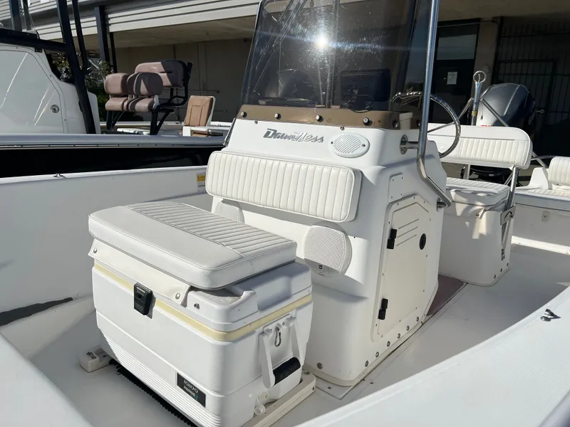 Slide: The Image of Boston Whaler Dauntless 16 2000 - 5