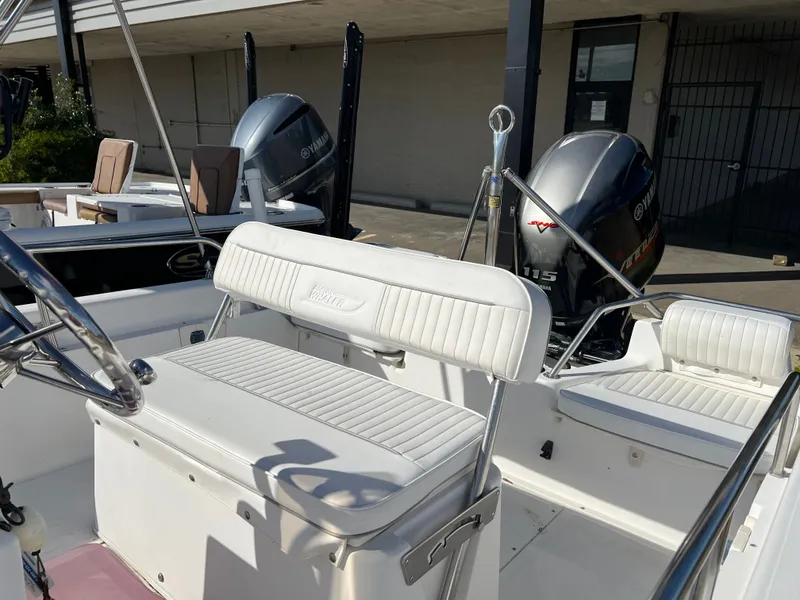 Slide: The Image of Boston Whaler Dauntless 16 2000 - 6