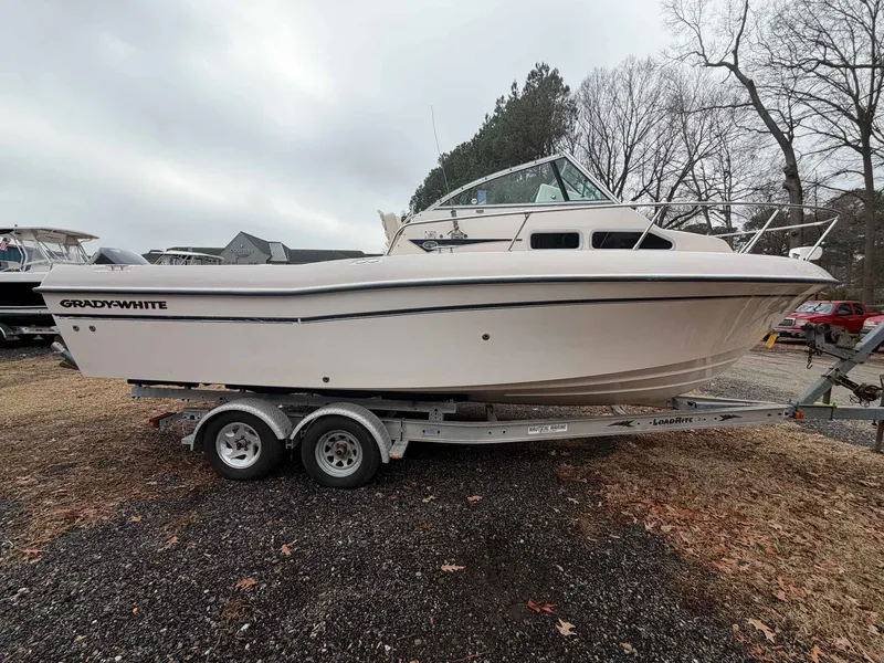 Slide: The Image of Grady-White Gulfstream 232 2004 - 5