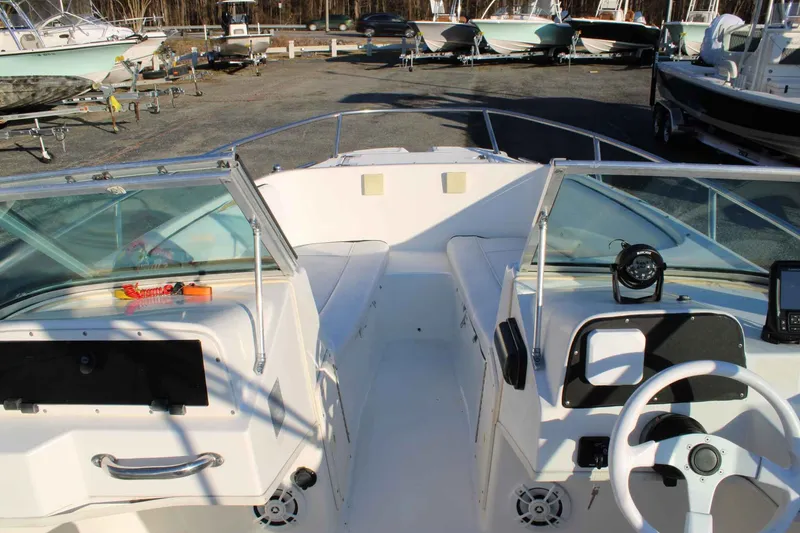 Slide: The Image of Boston Whaler Ventura 20 1998 - 11