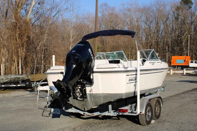 Slide: The Image of Boston Whaler Ventura 20 1998 - 3