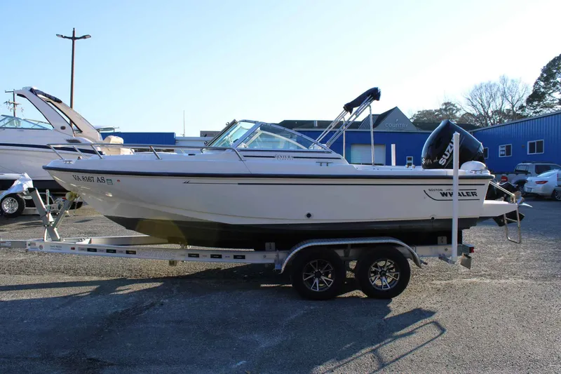 Slide: The Image of Boston Whaler Ventura 20 1998 - 6