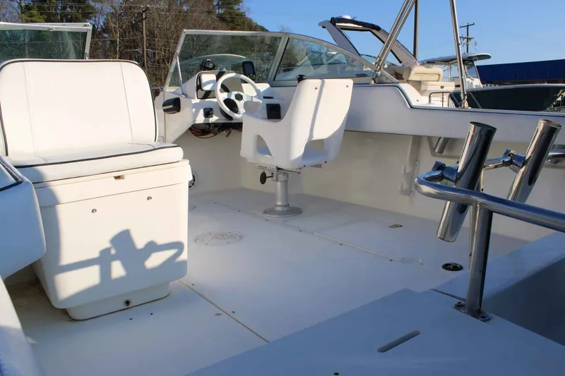 Slide: The Image of Boston Whaler Ventura 20 1998 - 9