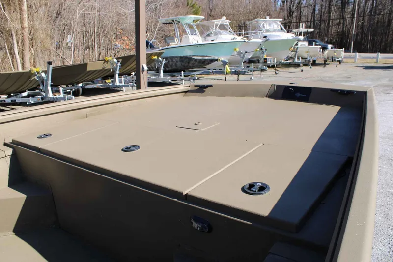 Slide: The Image of G3 Gator Tough 18 CC 2026 - 11