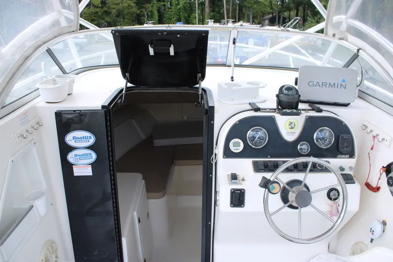 Slide: The Image of Angler 220 Walkaround 2005 - 15