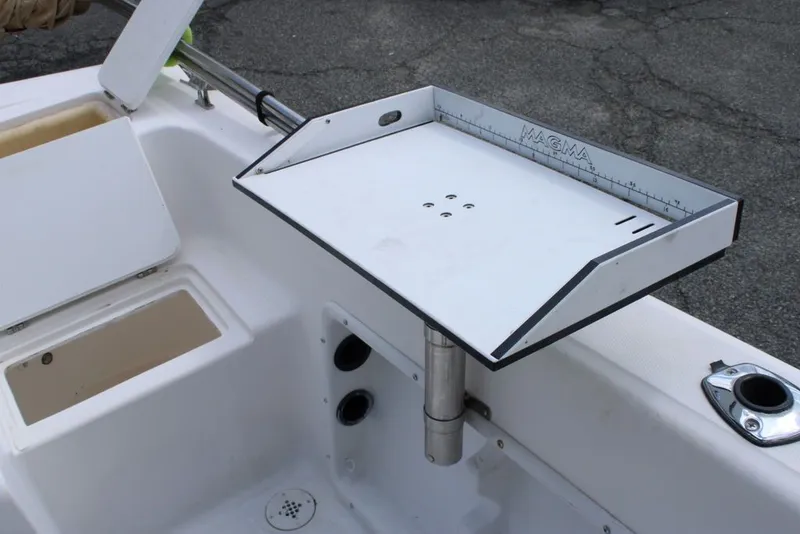 Slide: The Image of Angler 220 Walkaround 2005 - 22