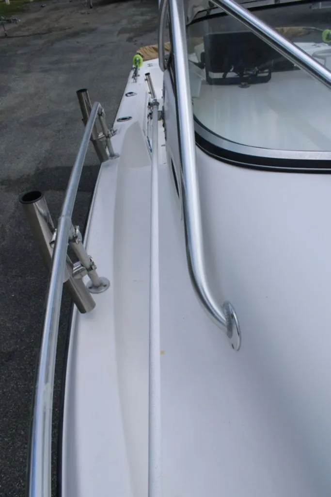 Slide: The Image of Angler 220 Walkaround 2005 - 28