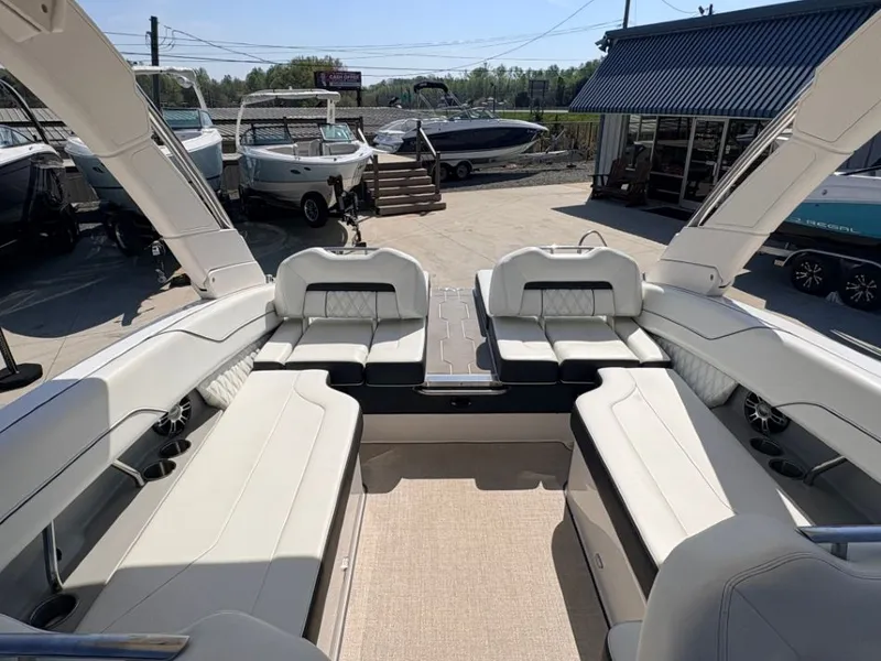 Slide: The Image of Regal LS6 2020 - 11