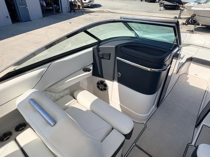 Slide: The Image of Regal LS6 2020 - 18