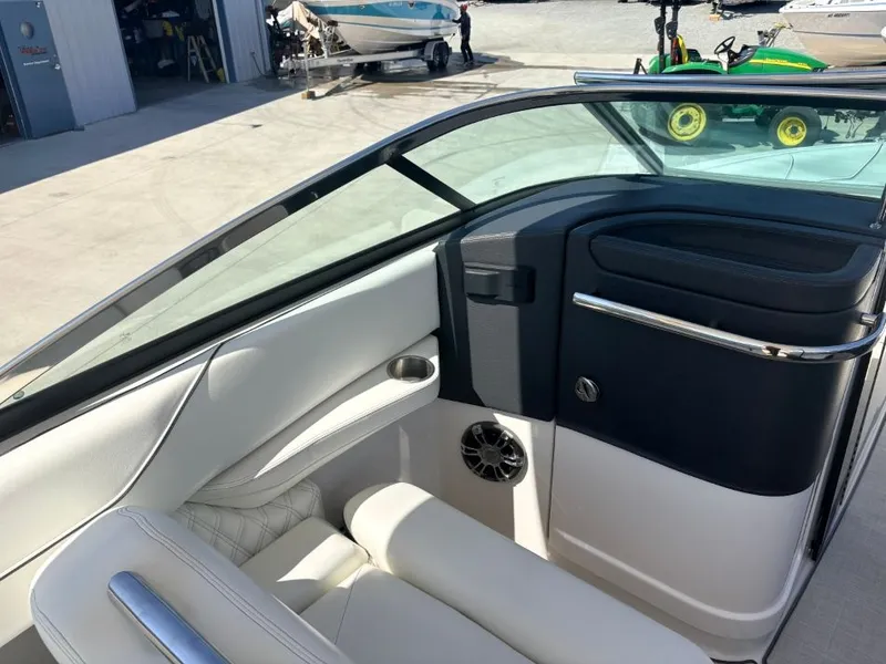 Slide: The Image of Regal LS6 2020 - 19