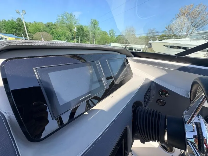 Slide: The Image of Regal LS6 2020 - 15