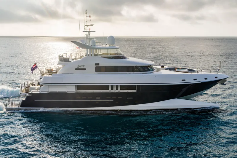 Slide: The Image of Luxury 2005 New Zealand Yachts 115 Wave Piercer cruising on open sea. - 4