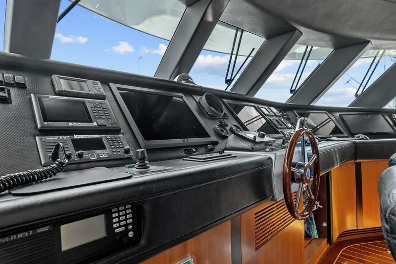 Slide: The Image of Control panel of 2005 New Zealand Yachts 115 Wave Piercer with navigation equipment. - 63