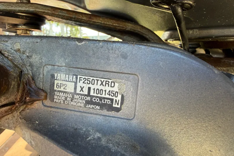 Slide: The Image of Close-up of Yamaha F250TXRD engine label on 2001 Parker 2510 Walkaround boat. - 46