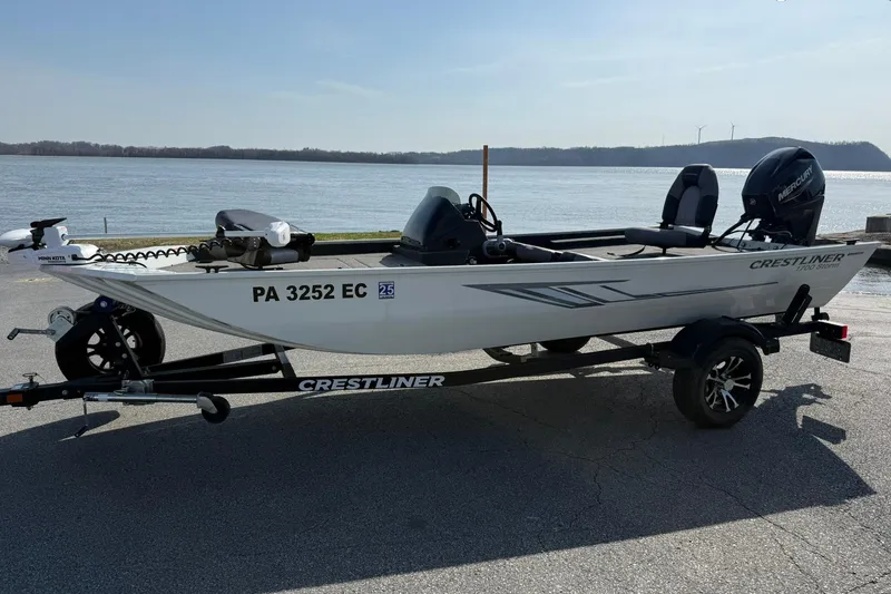 The Image of Crestliner 1700 Storm 2023 - undefined