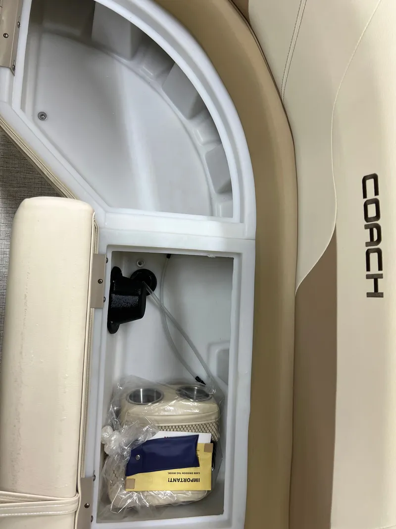 Slide: The Image of Coach Pontoons 243 RFC 3-SERIES TRITOON 2022 - 10