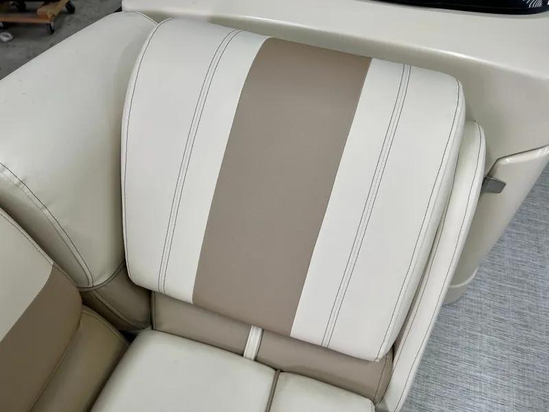 Slide: The Image of Coach Pontoons 243 RFC 3-SERIES TRITOON 2022 - 11