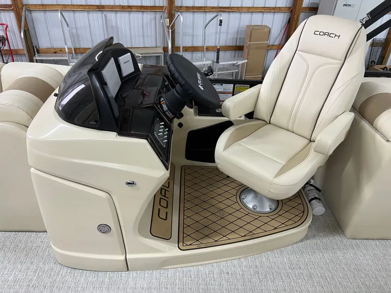 Slide: The Image of Coach Pontoons 243 RFC 3-SERIES TRITOON 2022 - 17