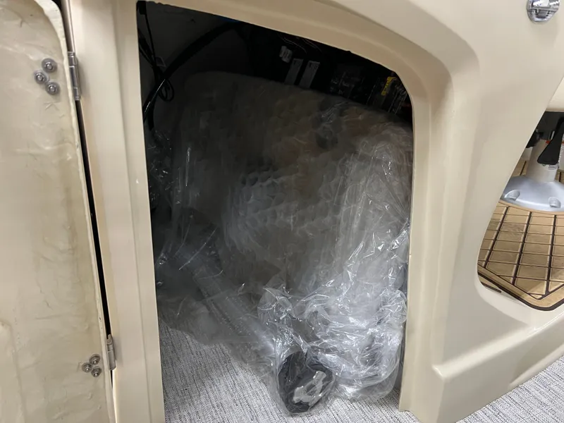 Slide: The Image of Coach Pontoons 243 RFC 3-SERIES TRITOON 2022 - 18