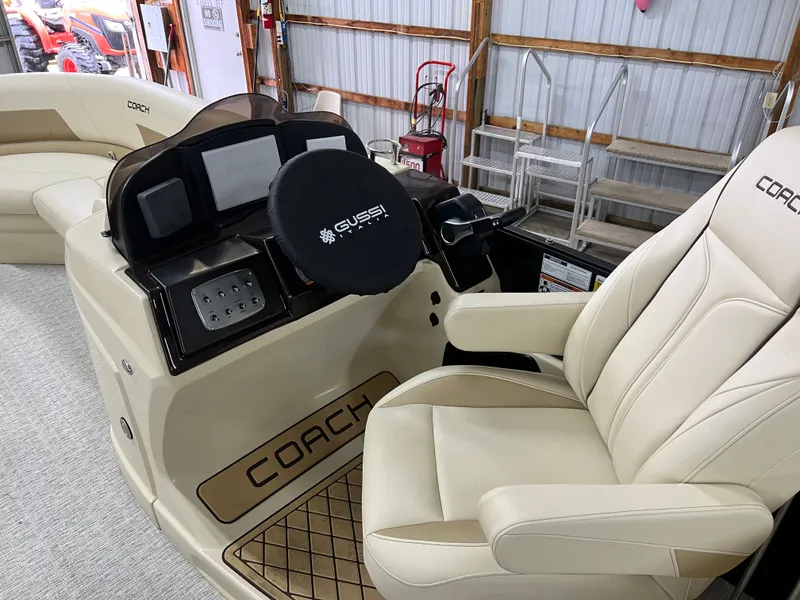 Slide: The Image of Coach Pontoons 243 RFC 3-SERIES TRITOON 2022 - 20