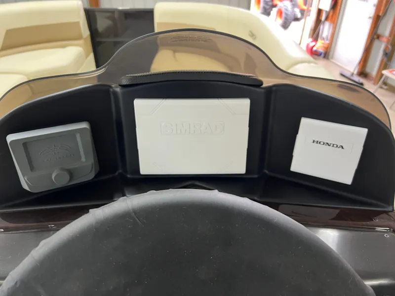 Slide: The Image of Coach Pontoons 243 RFC 3-SERIES TRITOON 2022 - 21