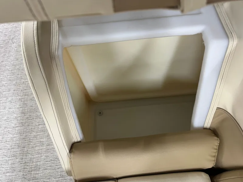 Slide: The Image of Coach Pontoons 243 RFC 3-SERIES TRITOON 2022 - 25