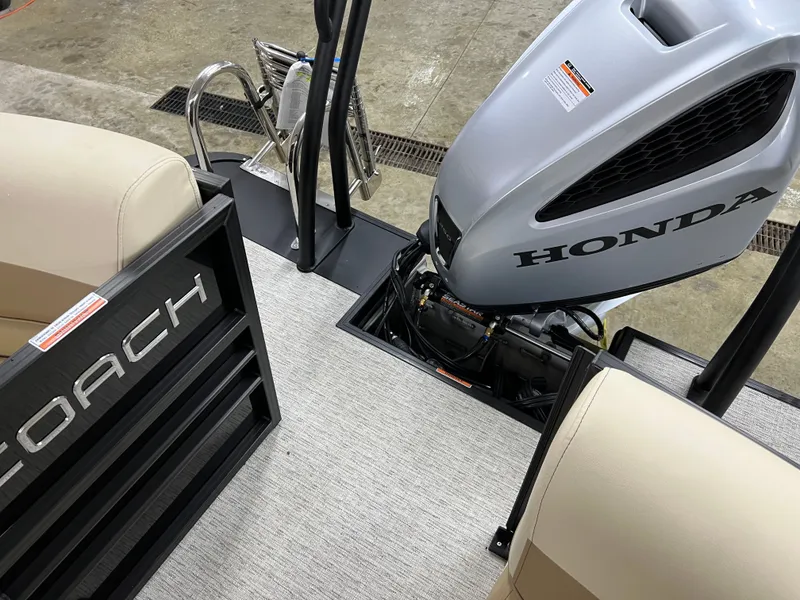 Slide: The Image of Coach Pontoons 243 RFC 3-SERIES TRITOON 2022 - 27