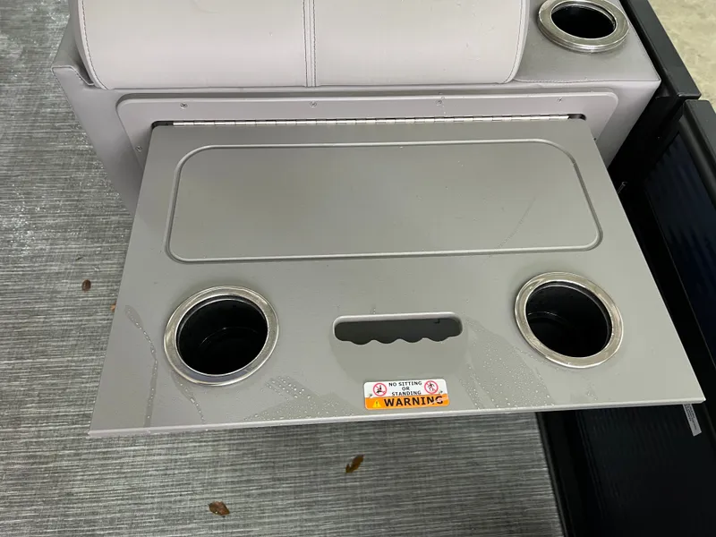 Slide: The Image of Qwest 818 E XRE CRUISE LTZ 2022 - 15