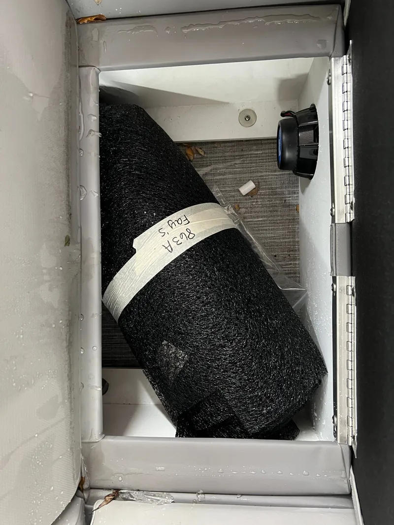 Slide: The Image of Qwest 818 E XRE CRUISE LTZ 2022 - 22