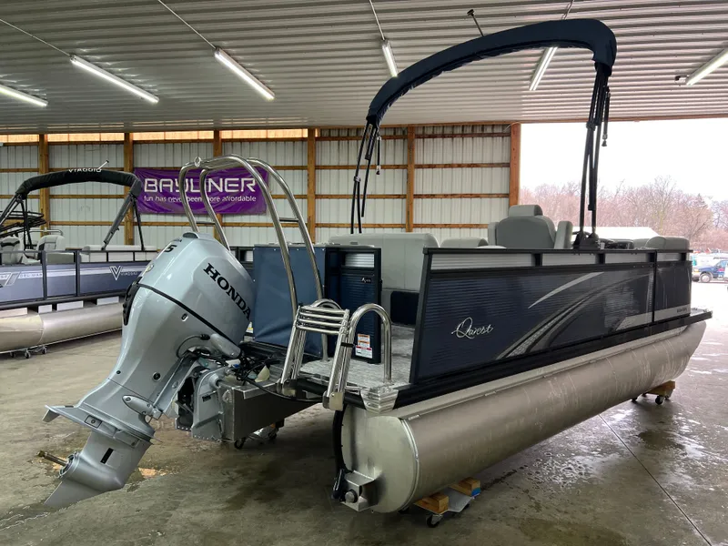 Slide: The Image of Qwest 818 E XRE CRUISE LTZ 2022 - 5