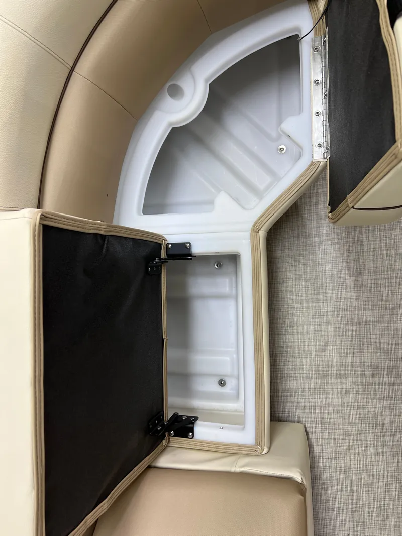 Slide: The Image of Coach Pontoons 221 RFC 1-SERIES SPORTTOON 2022 - 10