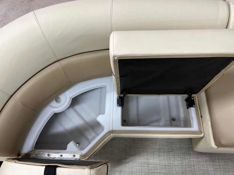 Slide: The Image of Coach Pontoons 221 RFC 1-SERIES SPORTTOON 2022 - 11