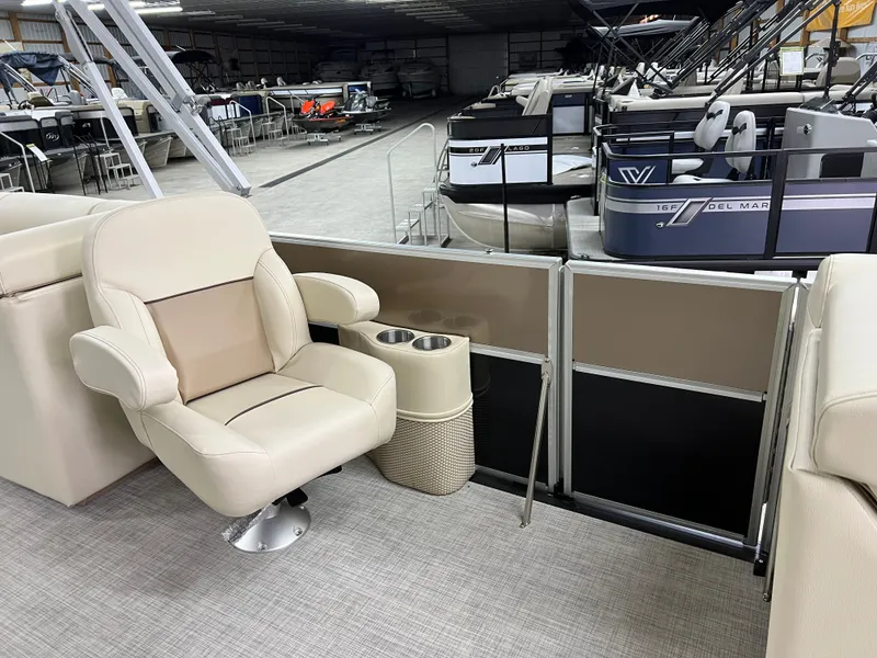 Slide: The Image of Coach Pontoons 221 RFC 1-SERIES SPORTTOON 2022 - 13